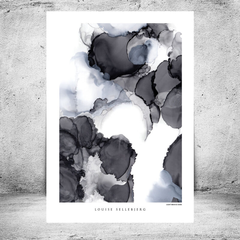 Stilren sort hvid kunstplakat online - After dark light comes, abstrakt alcohol ink kunstplakat med organiske røgagtige former i sorte, grå og hvide nuancer
