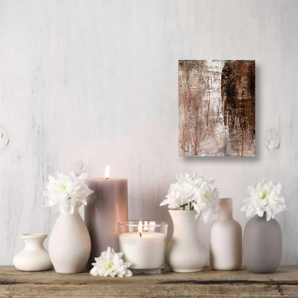 Moderne maleri i brune nuancer - Calm night af Louise Sellebjerg, Indretning med små malerier – Calm Night brugt som dekorativt element i stuen. Maleriet er i hvide og brunlige farver-20x25 cm